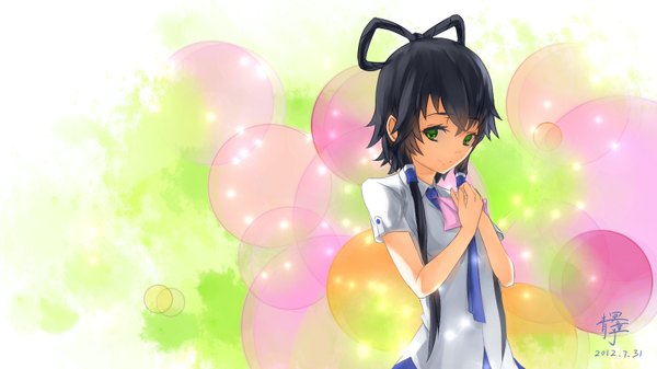 Anime picture 1600x900 with vocaloid vocaloid china luo tianyi qingmingtongzi single long hair looking at viewer black hair smile wide image green eyes hand on chest girl hair ornament shirt hair tubes