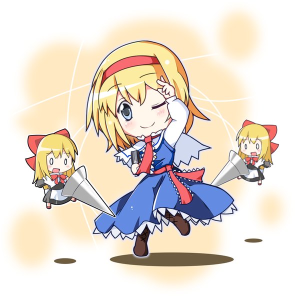 Аниме картинка 850x850 с touhou alice margatroid shanghai nihonbato один (одна) длинные волосы румянец чёлка короткие волосы голубые глаза простой фон светлые волосы улыбка стоя держать смотрит в сторону всё тело один глаз закрыт поднятая рука тень