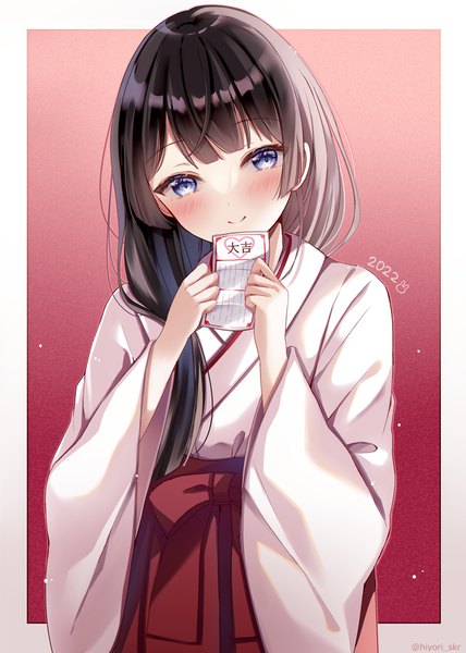 Anime picture 776x1088 with virtual youtuber nijisanji tsukino mito sakura hiyori single long hair tall image looking at viewer blush black hair simple background smile purple eyes holding traditional clothes head tilt japanese clothes border miko red background