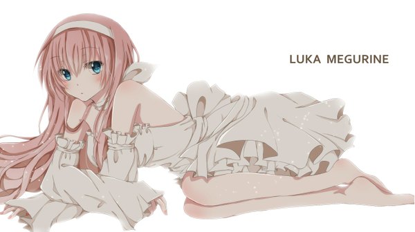 Anime picture 1429x802 with vocaloid megurine luka hiro (hirohiro31) single long hair looking at viewer blue eyes simple background wide image white background pink hair inscription girl dress detached sleeves hairband