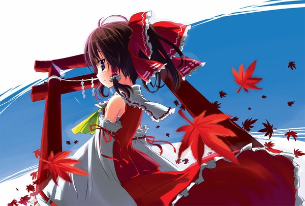 Anime picture 1154x779 with touhou hakurei reimu gotyou single looking at viewer short hair blue eyes brown hair sky ponytail profile miko girl bow ribbon (ribbons) detached sleeves leaf (leaves) hair tubes torii maple leaf
