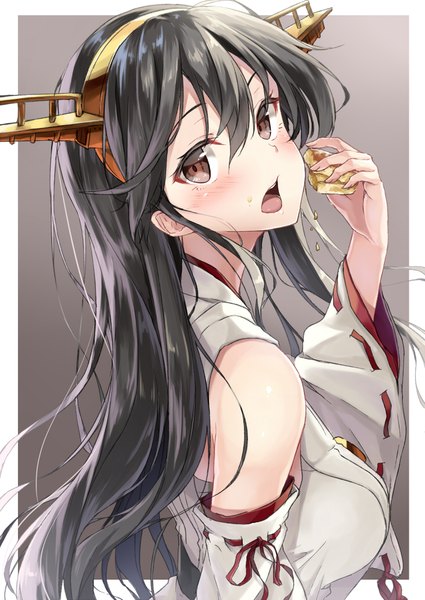 イラスト 730x1031 と 艦隊これくしょん 榛名(艦これ) カカオ・ランタン ソロ 長髪 長身像 カメラ目線 赤面 前髪 おっぱい 開いた口 黒髪 simple background hair between eyes 肩出し holding 茶目 payot traditional clothes head tilt