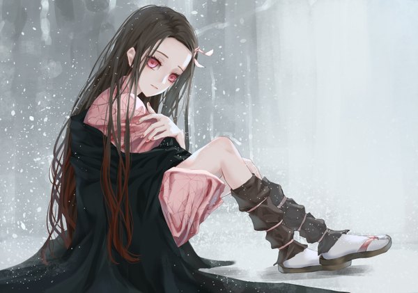 Anime picture 1418x997 with kimetsu no yaiba ufotable kamado nezuko wuyu single long hair looking at viewer simple background brown hair sitting full body bent knee (knees) nail polish traditional clothes japanese clothes pink eyes multicolored hair grey background two-tone hair snowing