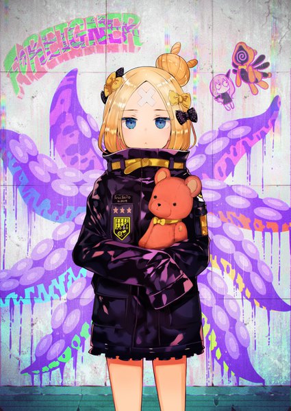 Anime picture 921x1300 with fate (series) fate/grand order abigail williams (fate) lavinia whateley (fate/grand order) tetsubuta single long hair tall image looking at viewer blush blue eyes blonde hair standing holding hair bun (hair buns) hands in sleeves :< graffiti heroic spirit traveling outfit girl