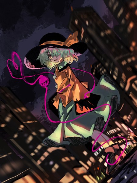 Anime picture 1620x2160 with touhou komeiji koishi sutaku77224 single tall image looking at viewer fringe short hair green eyes yellow eyes full body outdoors hair over one eye night city heart of string girl hat heart building (buildings)