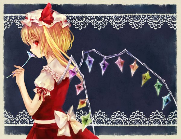 Anime picture 1200x923 with touhou flandre scarlet fukahire (ruinon) single looking at viewer short hair blonde hair red eyes upper body profile puffy sleeves one side up girl flower (flowers) bow hair bow hat wings bonnet crystal