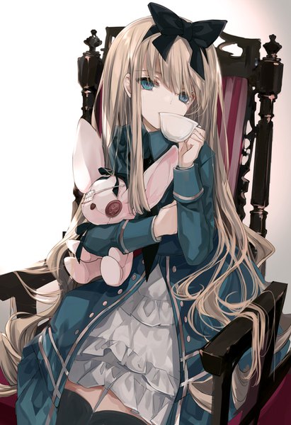 Anime picture 602x878 with marionnette histoire alice liddell (marionnette histoire) cierra (ra-bit) single long hair tall image looking at viewer fringe blue eyes blonde hair sitting holding thighhighs dress bow black thighhighs hair bow toy stuffed animal stuffed toy