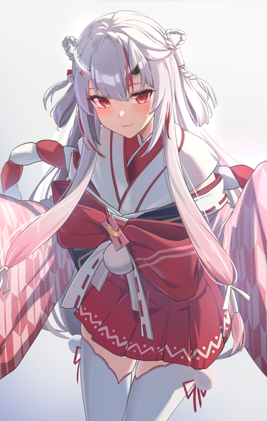 Anime-Bild 1181x1858 mit virtual youtuber hololive nakiri ayame nakiri ayame (6th costume) reulem single long hair tall image looking at viewer fringe simple background hair between eyes red eyes white background silver hair traditional clothes japanese clothes multicolored hair horn (horns) streaked hair