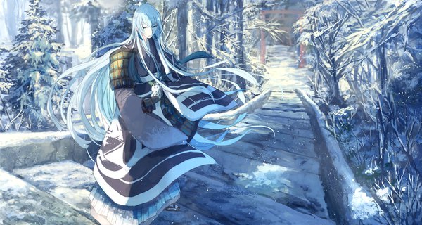 Anime picture 1870x1000 with touken ranbu nitroplus kousetsu samonji pippi (pixiv 1922055) single long hair fringe highres hair between eyes wide image silver hair outdoors traditional clothes japanese clothes wind wide sleeves snowing winter snow pale skin