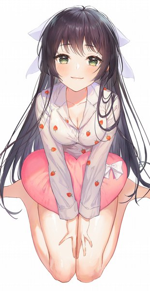 Anime picture 662x1280 with kimi wa hatsukoi no hito no musume hoshigami luna haru (hiyori-kohal) single long hair tall image looking at viewer blush fringe breasts black hair simple background smile white background sitting green eyes cleavage full body long sleeves barefoot