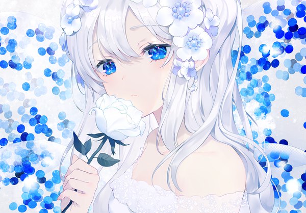 Anime picture 1000x698 with original achiki single long hair looking at viewer blush fringe blue eyes hair between eyes bare shoulders holding upper body white hair hair flower off shoulder girl flower (flowers) rose (roses) white rose