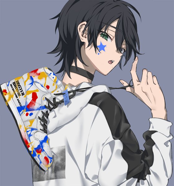 Anime picture 980x1050 with hypnosis mic yamada saburou pira 811 single tall image looking at viewer fringe short hair open mouth black hair simple background hair between eyes holding green eyes upper body looking back grey background face paint boy choker