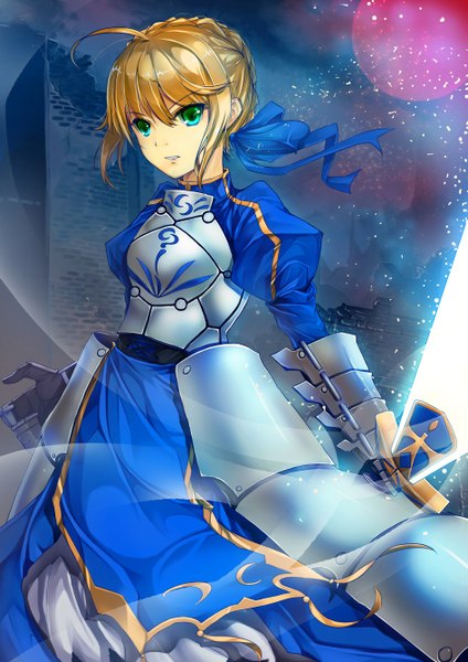 Anime picture 945x1336 with fate (series) fate/zero type-moon artoria pendragon (all) saber sola (sola04) single tall image looking at viewer short hair blonde hair green eyes ahoge red moon girl dress ribbon (ribbons) hair ribbon armor moon