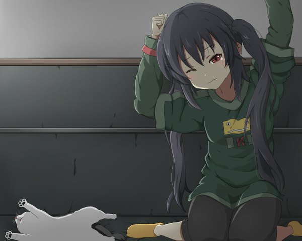 Anime picture 1280x1024 with k-on! kyoto animation nakano azusa single long hair blush black hair red eyes sitting twintails one eye closed arms up teeth fang (fangs) girl cat wall