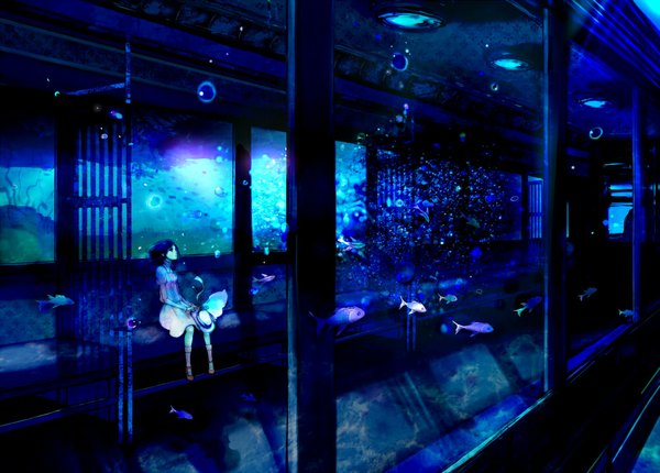 イラスト 1000x718 と オリジナル suzu (kopumpukin 55) ソロ 短い髪 座る 青い髪 looking away looking up 女の子 ドレス 窓 白いドレス 鞄 水泡 魚 jalousie aquarium