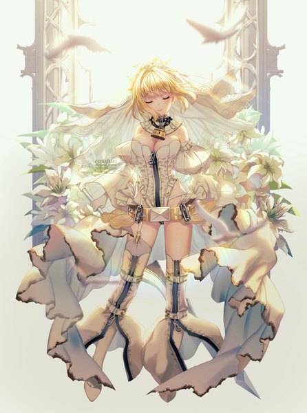 Anime-Bild 900x1209 mit fate (series) fate/grand order fate/extra fate/extra ccc nero claudius (fate) (all) nero claudius (bride) (fate) rosuuri single tall image blush short hair breasts light erotic simple background blonde hair white background holding payot cleavage full body