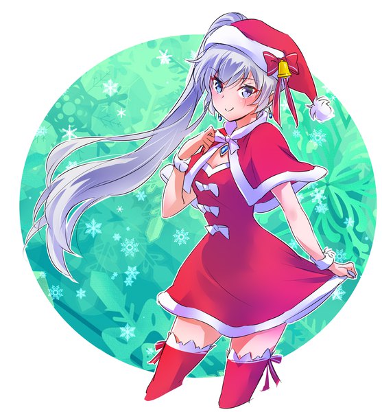 イラスト 2042x2200 と rwby rooster teeth weiss schnee いえすぱ ソロ 長髪 長身像 カメラ目線 highres 青い目 simple background 笑顔 銀髪 fur trim サイドポニーテール クリスマス outline 女の子 ストッキング ドレス