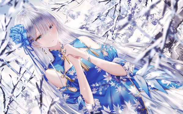 Anime picture 4096x2580 with fate (series) fate/grand order anastasia (fate) junpaku karen single blush fringe highres blue eyes hair between eyes standing bare shoulders looking away absurdres silver hair outdoors very long hair traditional clothes dutch angle depth of field