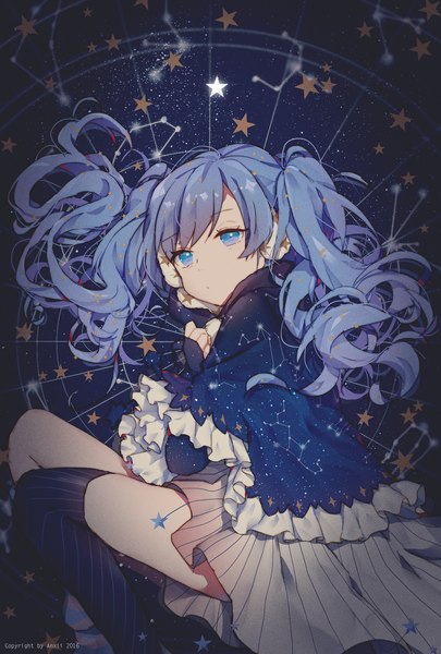 Anime picture 1500x2220 with vocaloid hatsune miku fuyu no yoru miku acidear single long hair tall image looking at viewer fringe blue eyes twintails signed blue hair sky lying watermark on side wavy hair expressionless starry sky print