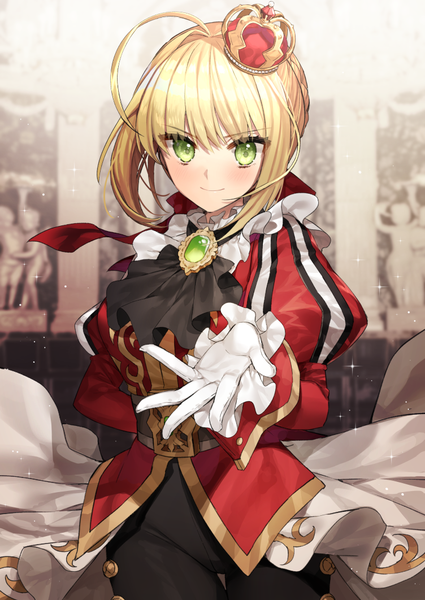 Anime picture 752x1062 with fate (series) fate/extra nero claudius (fate) nero claudius (fate/extra) gambe single tall image looking at viewer blush fringe short hair blonde hair smile hair between eyes standing green eyes ahoge indoors long sleeves blurry