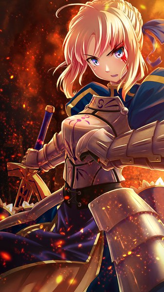 Аниме картинка 720x1280 с fate (series) судьба/ночь схватки artoria pendragon (all) сэйбер uzushiopawn один (одна) высокое изображение румянец чёлка открытый рот голубые глаза светлые волосы держать ахоге наклон головы рукава-фонарики кровотечение девушка платье лента (ленты)