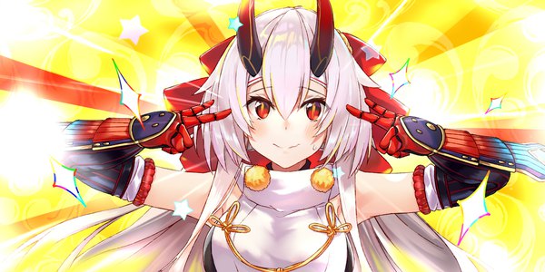 Anime picture 2000x1000 with fate (series) fate/grand order tomoe gozen (fate) shionji ax single long hair looking at viewer blush fringe highres smile hair between eyes red eyes wide image silver hair upper body horn (horns) victory sweatdrop slit pupils
