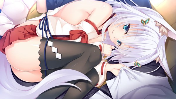 Anime picture 1280x720 with tenkiame shiro (tenkiame) yuzu modoki looking at viewer blush short hair light erotic smile wide image bare shoulders animal ears game cg silver hair bent knee (knees) ass tail lying traditional clothes japanese clothes animal tail