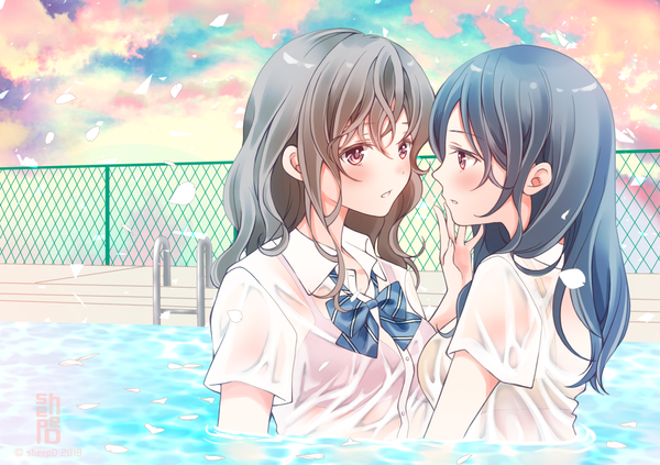 Anime picture 1032x728 with original sheepd long hair blush light erotic black hair brown hair multiple girls signed sky outdoors profile partially submerged shoujo ai wet clothes face to face eye contact hand on another's face girl uniform