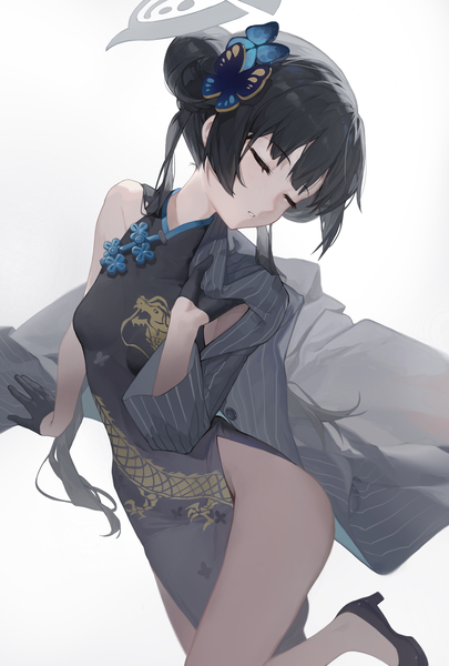 Anime-Bild 2131x3154 mit blue archive kisaki (blue archive) sentter single long hair tall image fringe highres light erotic black hair simple background standing white background twintails bare shoulders holding bent knee (knees) blunt bangs eyes closed long sleeves