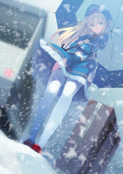 Anime-Bild 566x800 mit original yasumo (kuusouorbital) single long hair tall image blonde hair standing twintails holding wind from below snowing snow bare tree girl thighhighs skirt plant (plants) hat white thighhighs