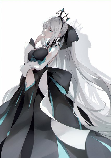 Anime-Bild 1400x1980 mit fate (series) fate/grand order morgan le fay (fate) kodamazon single tall image looking at viewer fringe breasts blue eyes simple background hair between eyes white background silver hair ponytail very long hair profile bare belly shadow breast hold