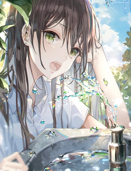 Anime picture 1000x1304 with original unity (ekvmsp02) single long hair tall image looking at viewer blush fringe open mouth hair between eyes brown hair green eyes sky cloud (clouds) upper body outdoors short sleeves fang (fangs) girl earrings
