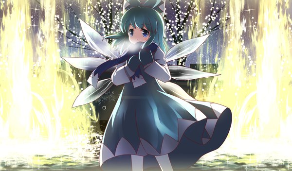 Anime picture 2136x1254 with touhou cirno risutaru single long hair blush fringe highres blue eyes wide image standing blue hair looking away outdoors long sleeves wind exhalation girl dress bow