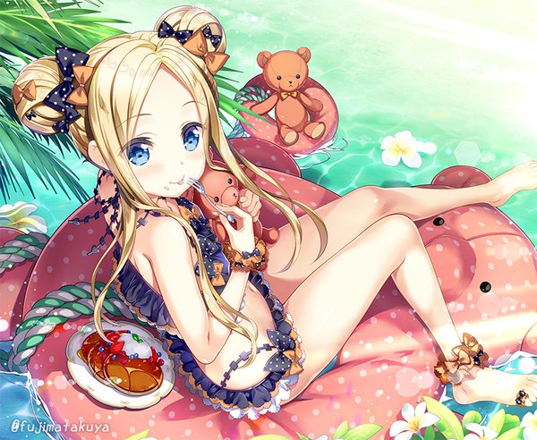 Anime picture 800x657 with fate (series) fate/grand order abigail williams (fate) fujima takuya single long hair looking at viewer blush fringe blue eyes light erotic blonde hair holding signed payot full body barefoot hair bun (hair buns) twitter username lolicon
