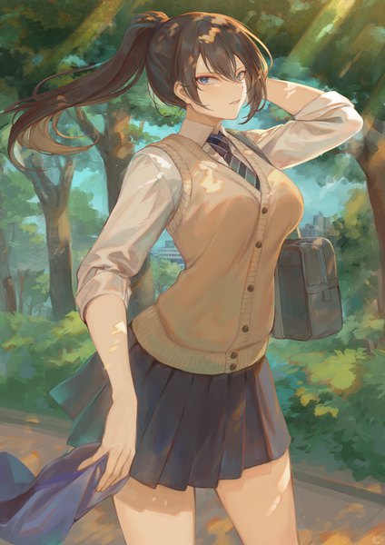 Anime picture 1592x2251 with original oomikado itsuki mashuu (neko no oyashiro) single long hair tall image looking at viewer fringe blue eyes hair between eyes brown hair standing holding payot outdoors ponytail parted lips pleated skirt arm up wind