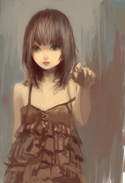 Аниме картинка 887x1300 с оригинальное изображение tsubu mikan один (одна) длинные волосы высокое изображение чёлка каштановые волосы голые плечи зелёные глаза смотрит в сторону губная помада красная помада девушка платье чёрное платье