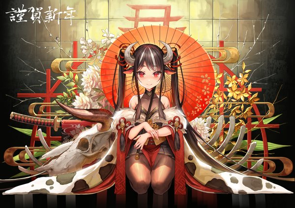 Anime-Bild 2200x1556 mit original okuma mai single looking at viewer blush fringe highres black hair smile red eyes sitting twintails holding animal ears bent knee (knees) very long hair traditional clothes japanese clothes multicolored hair horn (horns)