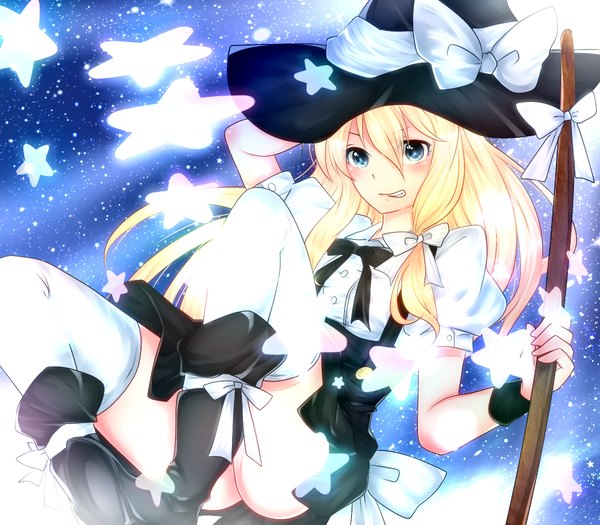 Anime picture 1200x1050 with touhou kirisame marisa aoi (husiginokuninoa) single long hair blue eyes light erotic blonde hair girl thighhighs dress bow white thighhighs boots star (symbol) witch hat