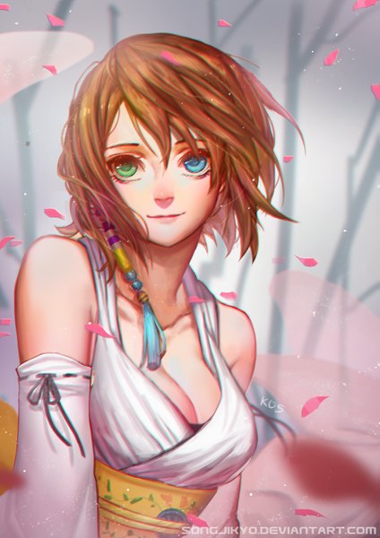 Аниме картинка 620x877 с последняя фантазия final fantasy x square enix yuna (ff10) songjikyo один (одна) высокое изображение чёлка короткие волосы грудь голубые глаза зелёные глаза традиционная одежда японская одежда лёгкая улыбка оранжевые волосы гетерохромия девушка отдельные рукава лепестки