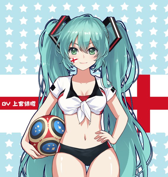 イラスト 1104x1165 と ボーカロイド world cup 2018 fifa world cup 初音ミク 上官绯樱 ソロ 長身像 カメラ目線 赤面 前髪 light erotic hair between eyes 立つ ツインテール holding 緑の目 signed cleavage very long hair aqua hair