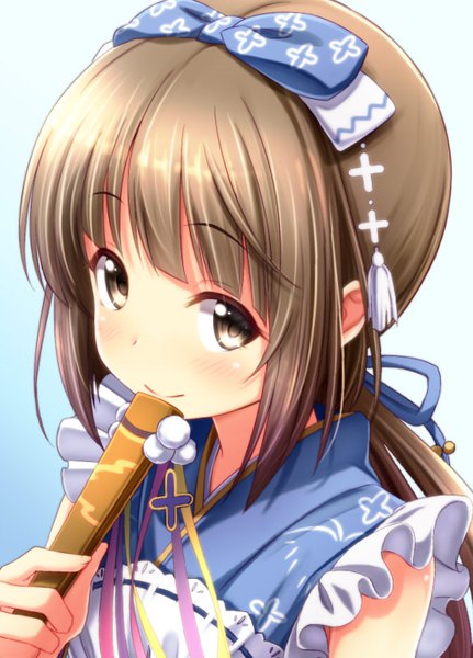 Anime picture 575x800 with idolmaster idolmaster cinderella girls yorita yoshino sui. (ayase) single long hair tall image looking at viewer blush fringe simple background smile brown hair brown eyes payot upper body gradient background close-up blue background low ponytail