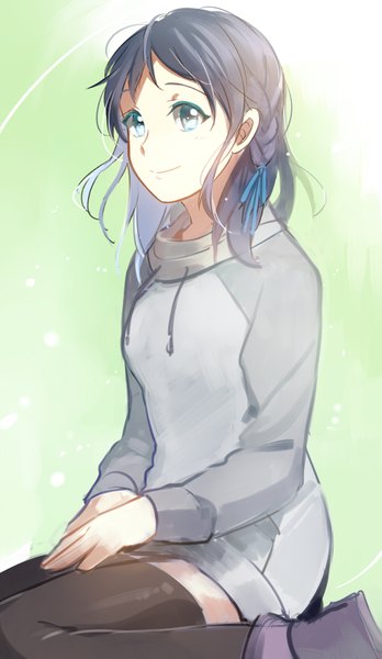 Anime picture 500x860 with nagi no asukara p.a. works hiradaira chisaki aki (neyuki41028) single long hair tall image black hair simple background smile sitting looking away braid (braids) wariza silver eyes green background girl thighhighs ribbon (ribbons) black thighhighs