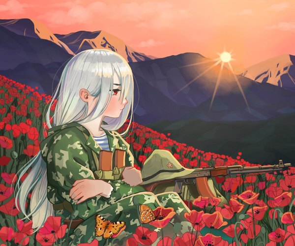 Anime picture 1200x1000 with original teaparty single long hair blush fringe red eyes sitting looking away silver hair bent knee (knees) outdoors profile crossed arms mountain hat removed headwear removed tan tan lines camouflage