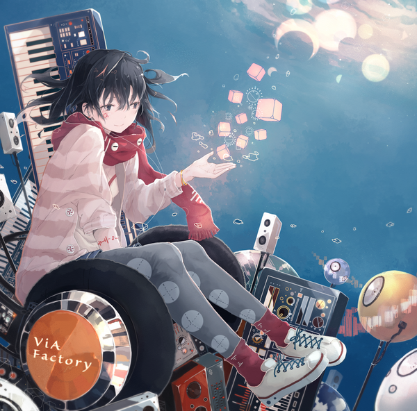 Anime-Bild 1513x1494 mit original yushika single long hair black hair sitting looking away sky cloud (clouds) black eyes girl shoes scarf sweater musical instrument sneakers speakers cube keyboard (instrument) synthesizer