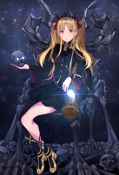 Anime picture 2797x4093 with fate (series) fate/grand order ereshkigal (fate) sukuemon single long hair tall image looking at viewer fringe highres blonde hair smile red eyes sitting holding payot full body bent knee (knees) outdoors night
