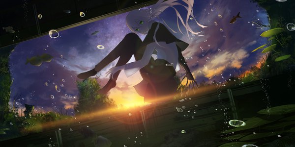 Anime picture 4000x2000 with original asteroid ill single looking at viewer fringe highres hair between eyes wide image green eyes sky head tilt grey hair sunlight dutch angle floating hair underwater mechanical arms embryo's pose photo background girl