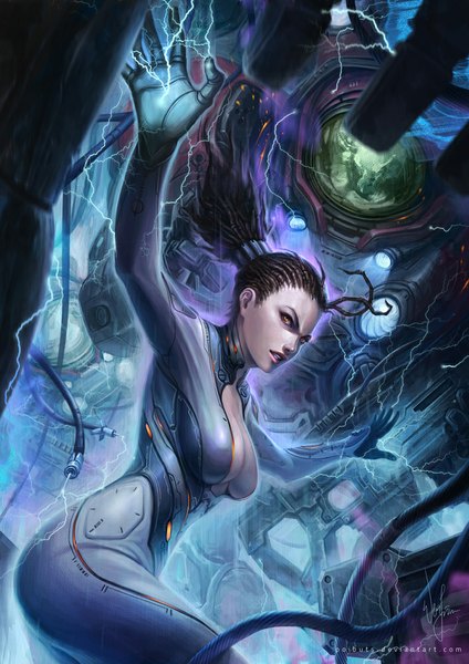 イラスト 707x1000 と starcraft blizzard entertainment sarah kerrigan poibuts ソロ 長身像 短い髪 おっぱい light erotic 黒髪 lips orange eyes spread arms lightning 女の子 ボディースーツ