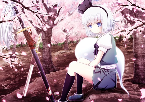 Anime picture 1086x768 with touhou konpaku youmu myon windfeathers single short hair blue eyes sitting white hair cherry blossoms ghost girl skirt weapon plant (plants) miniskirt petals sword tree (trees) socks