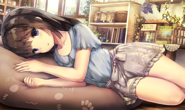 Anime picture 2047x1218 with original missle228 single long hair looking at viewer blush fringe highres blue eyes black hair wide image indoors lying parted lips bare legs :o short sleeves thighs floral print on side