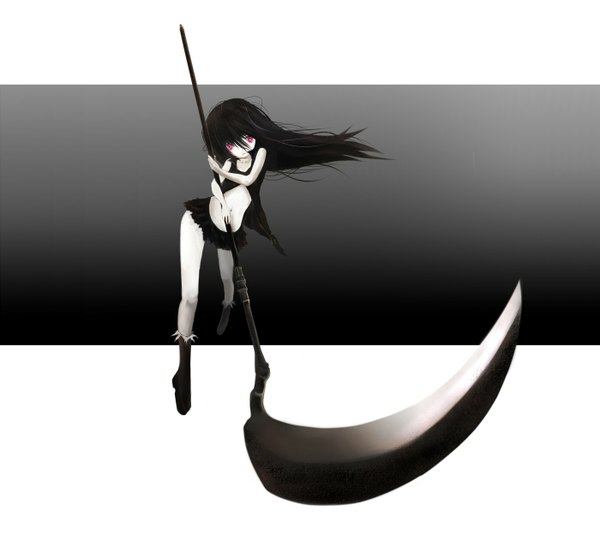 Аниме картинка 1400x1250 с оригинальное изображение hamu no jin один (одна) длинные волосы чёлка чёрные волосы красные глаза стоя смотрит в сторону ножки бледная кожа многоцветный девушка юбка пупок оружие мини-юбка коса (оружие)